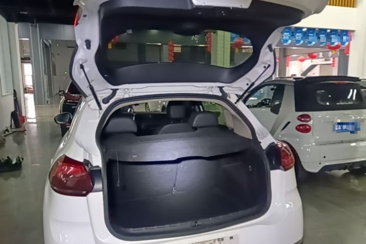 Used Citroen C3-XR 2015 1.6L Automatic Pioneer Model Trunk