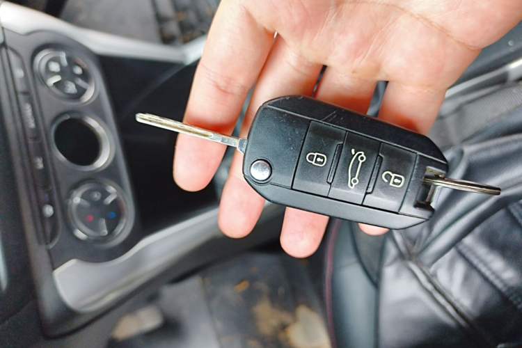 Used Citroen C3-XR 2015 1.6L Manual Pioneer Model Vehicle Key
