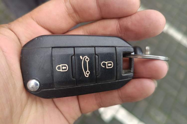 Used Citroen C3-XR 2015 1.6L Manual Pioneer Model Vehicle Key