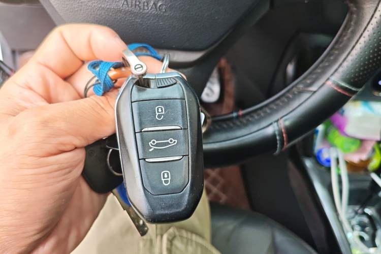 Used Citroen C3-XR 2015 1.6THP Automatic Flagship Model Vehicle Key