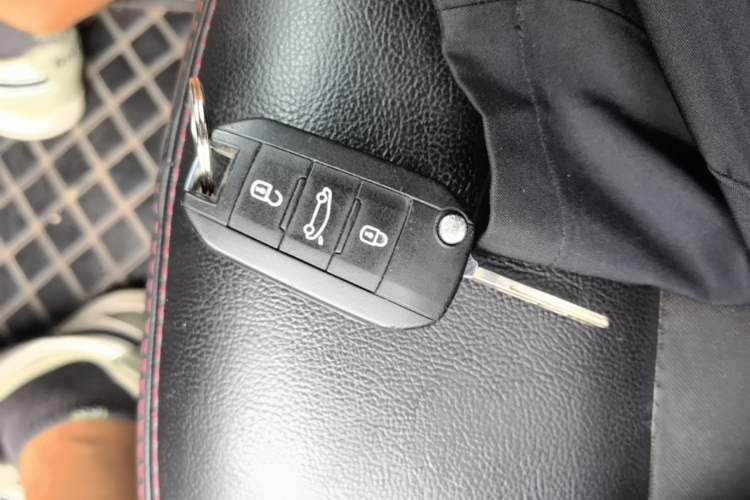 Used Citroen C3-XR 2015 1.6THP Automatic Pioneer Model Vehicle Key