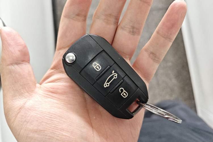 Used Citroen C3-XR 2015 1.6L Manual Pioneer Model Vehicle Key