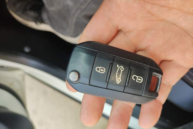 Used Citroen C3-XR 2015 1.6L Automatic Fashion Model Vehicle Key