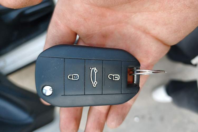 Used Citroen C3-XR 2015 1.6L Automatic Smart Version Vehicle Key