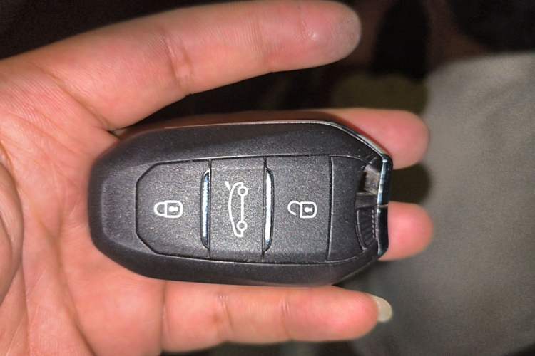 Used Citroen C3-XR 2015 1.6THP Automatic Flagship Model Vehicle Key