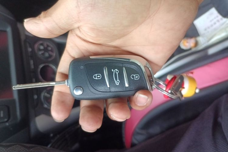 Used Citroen C3-XR 2015 1.6L Manual Pioneer Model Vehicle Key
