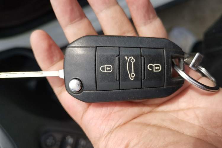Used Citroen C3-XR 2015 1.6L Manual Pioneer Model Vehicle Key