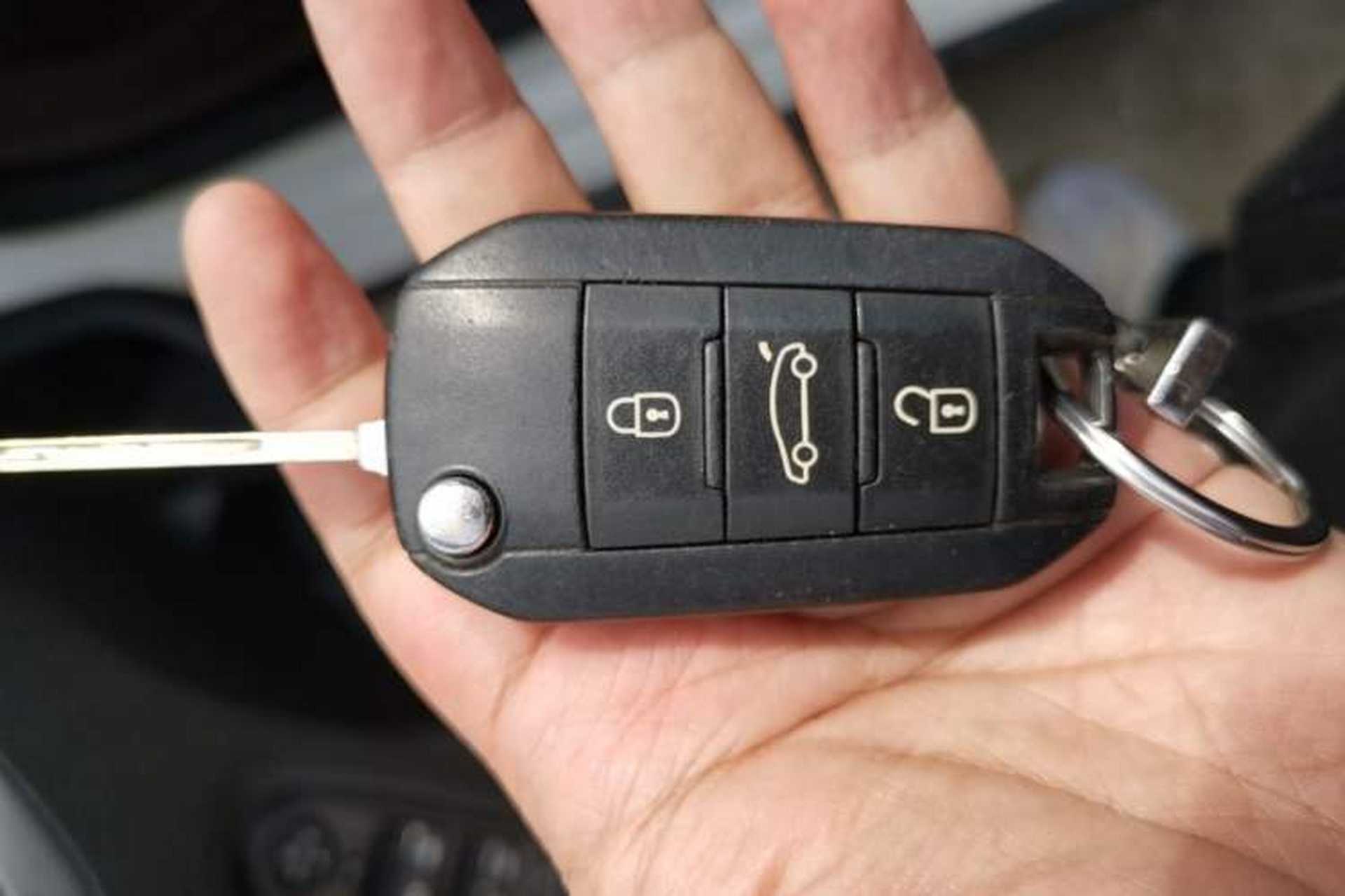 Used Citroen C3-XR 2015 1.6L Manual Pioneer Model Vehicle Key