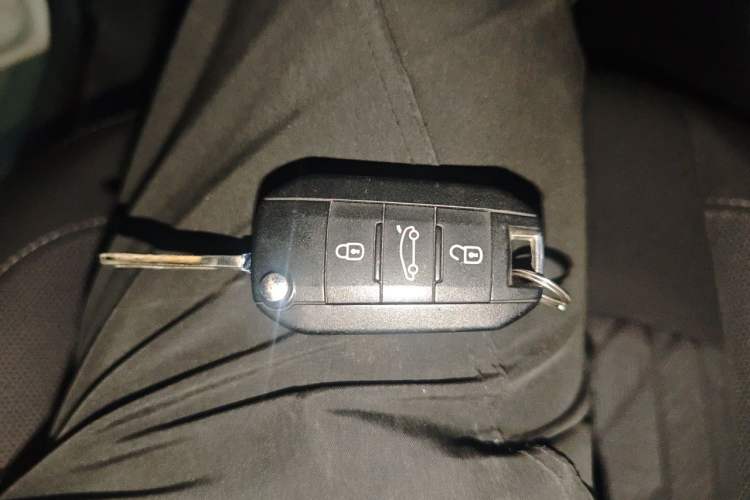 Used Citroen C3-XR 2015 1.6L Automatic Fashion Model Vehicle Key