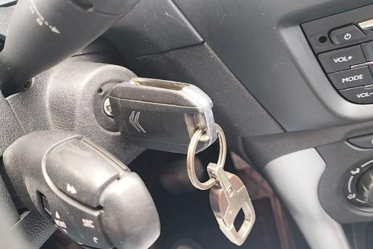 Used Citroen C3-XR 2015 1.6L Automatic Fashion Model Vehicle Key
