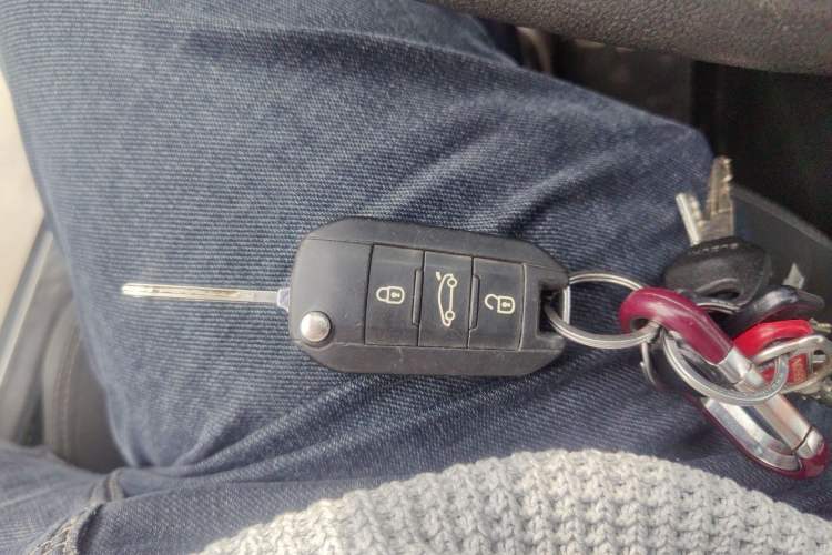 Used Citroen C3-XR 2015 1.6L Manual Fashion Edition Vehicle Key