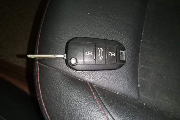 Used Citroen C3-XR 2015 1.6L Manual Pioneer Model Vehicle Key