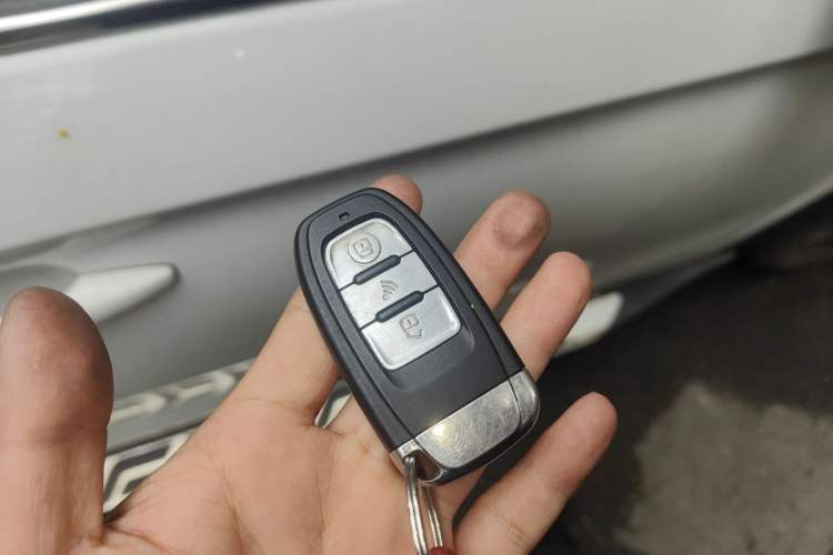 Used Citroen C3-XR 2015 1.6L Manual Pioneer Model Vehicle Key