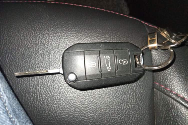 Used Citroen C3-XR 2015 1.6L Manual Pioneer Model Vehicle Key