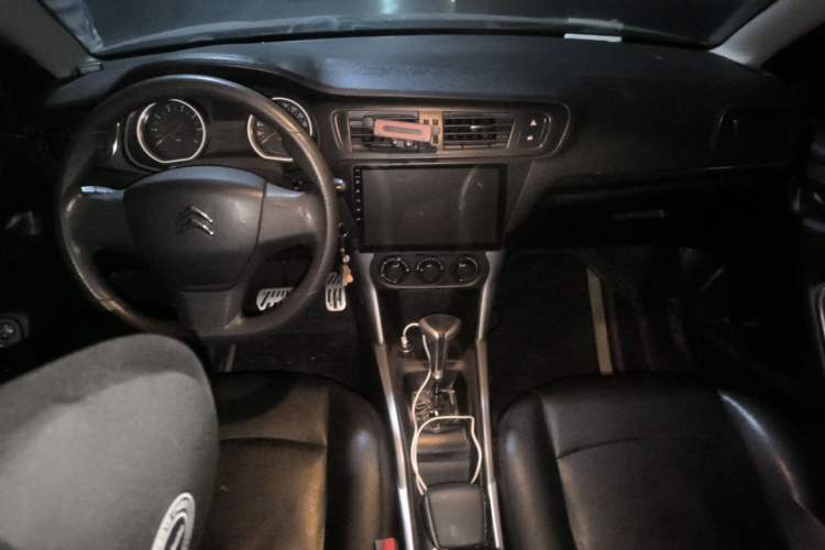 Used Citroen C3-XR 2017 1.6L Automatic Fashion Model Center Console
