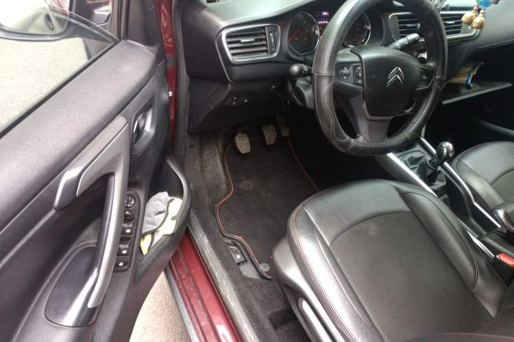 Used Citroen C3-XR 2017 1.6L Manual Pioneer Model Driver Seat