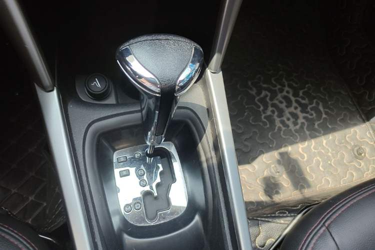 Used Citroen C3-XR 2017 1.6L Automatic Pioneer Model Gear Lever
