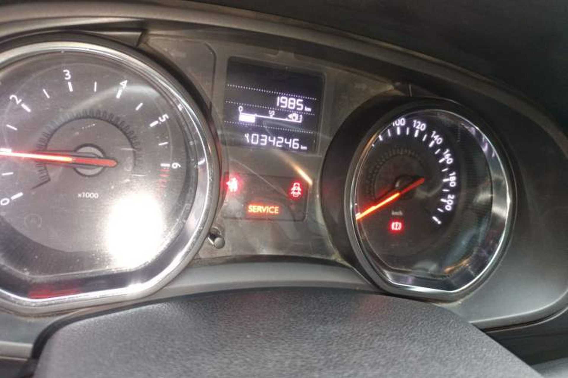 Used Citroen C3-XR 2017 1.6L Manual Pioneer Model Odometer Close Up