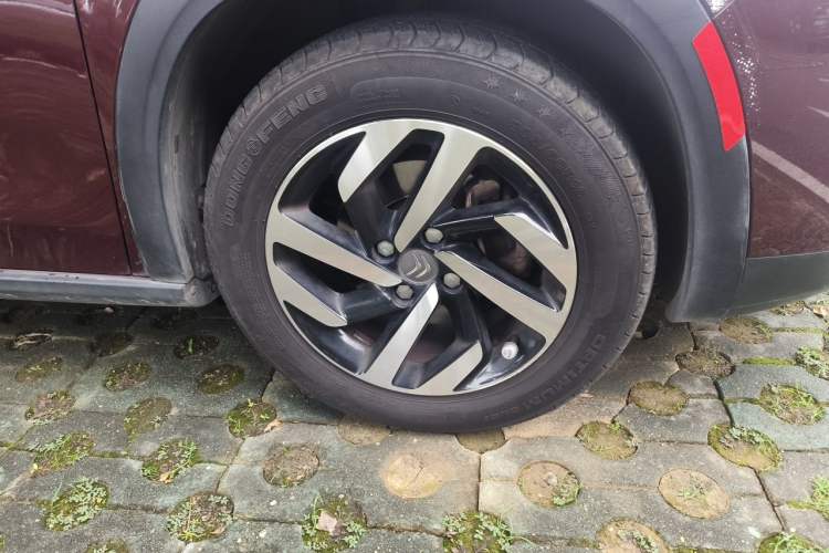 Used Citroen C3-XR 2017 230THP Automatic Smart Version Right Front Wheel Hub
