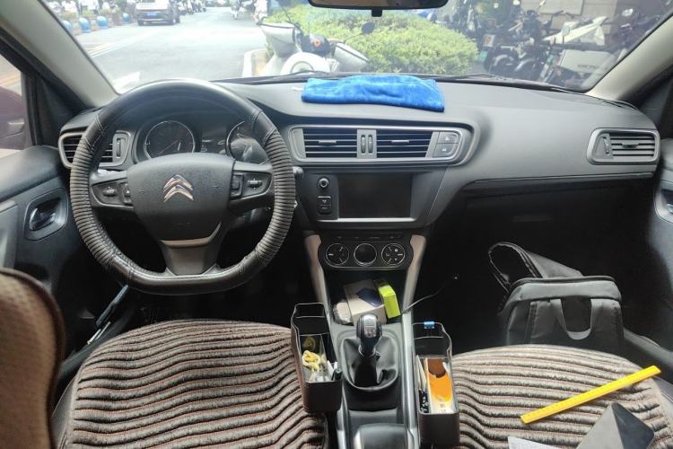 Used Citroen C3-XR 2017 1.6L Manual Pioneer Model Center Console