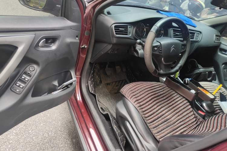 Used Citroen C3-XR 2017 1.6L Manual Pioneer Model Driver Seat