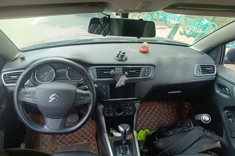 Used Citroen C3-XR 2017 230THP Automatic Pioneer Model Center Console