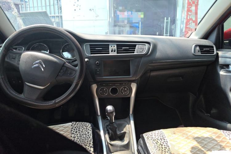 Used Citroen C3-XR 2017 1.6L Manual Pioneer Model Center Console