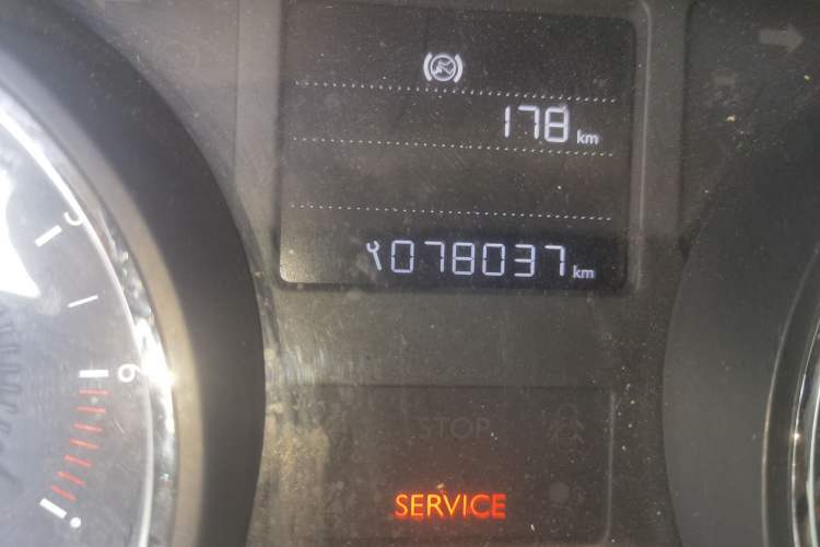 Used Citroen C3-XR 2017 230THP Automatic Smart Version Odometer Close Up