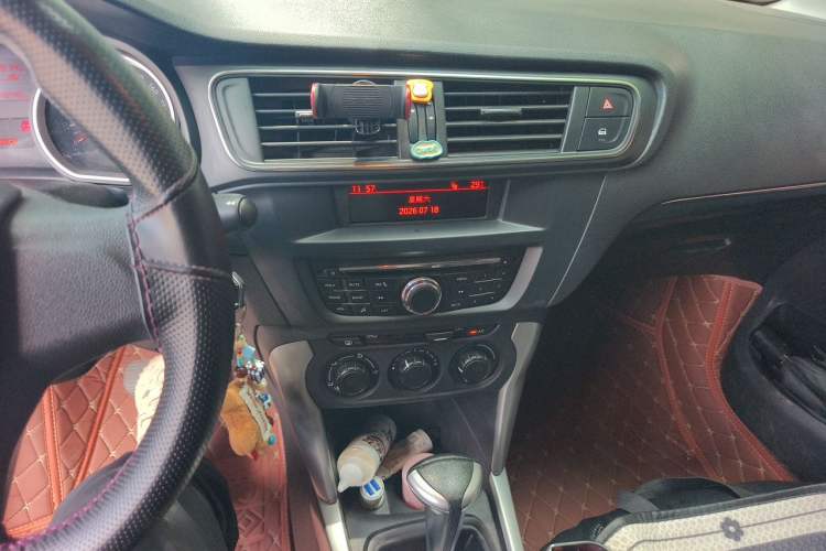 Used Citroen C3-XR 2017 1.6L Automatic Fashion Model Audio And AC Panel
