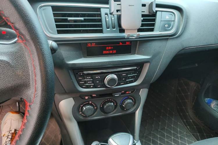 Used Citroen C3-XR 2017 1.6L Automatic Fashion Model Audio And AC Panel