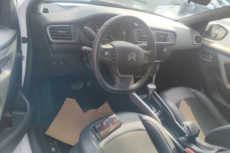Used Citroen C3-XR 2017 1.6L Automatic Pioneer Model Center Console