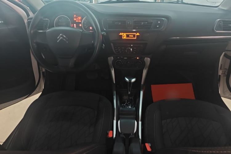 Used Citroen C3-XR 2017 1.6L Automatic Fashion Model Center Console