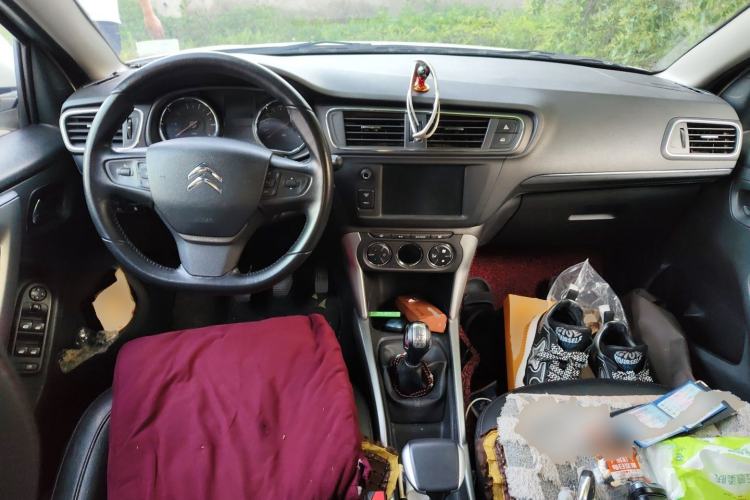 Used Citroen C3-XR 2017 1.6L Manual Pioneer Model Center Console