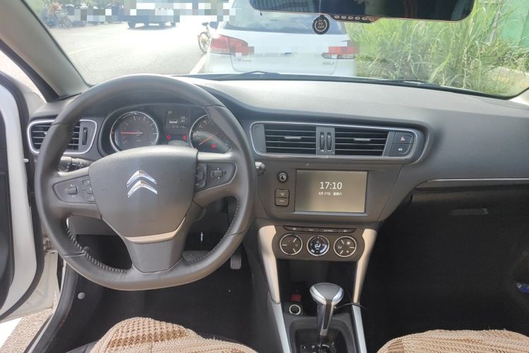 Used Citroen C3-XR 2017 230THP Automatic Smart Version Center Console
