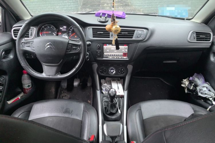 Used Citroen C3-XR 2017 1.6L Manual Pioneer Model Center Console