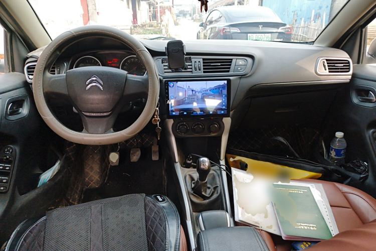 Used Citroen C3-XR 2017 1.6L Manual Fashion Model Center Console