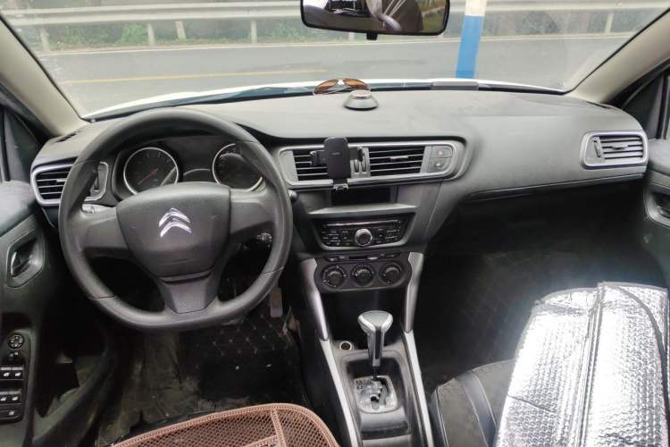 Used Citroen C3-XR 2017 1.6L Automatic Fashion Model Center Console