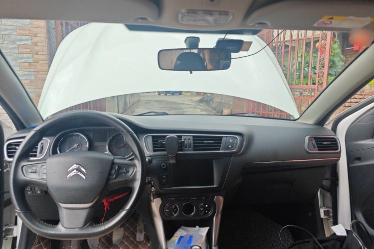 Used Citroen C3-XR 2017 1.6L Manual Pioneer Model Center Console
