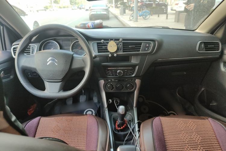 Used Citroen C3-XR 2017 1.6L Manual Fashion Model Center Console