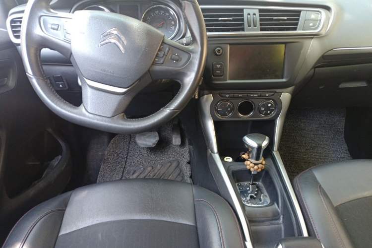 Used Citroen C3-XR 2017 1.6L Automatic Pioneer Model Center Console