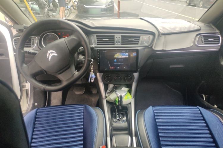 Used Citroen C3-XR 2017 1.6L Automatic Fashion Model Center Console