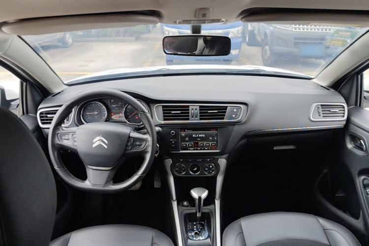 Used Citroen C3-XR 2017 1.6L Automatic Pioneer Model Center Console