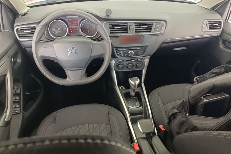 Used Citroen C3-XR 2017 1.6L Automatic Fashion Model Center Console