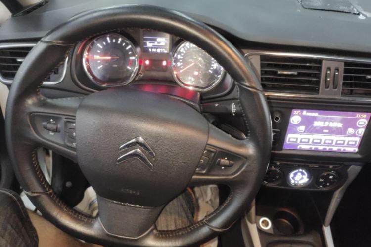 Used Citroen C3-XR 2017 1.6L Manual Pioneer Model Center Console