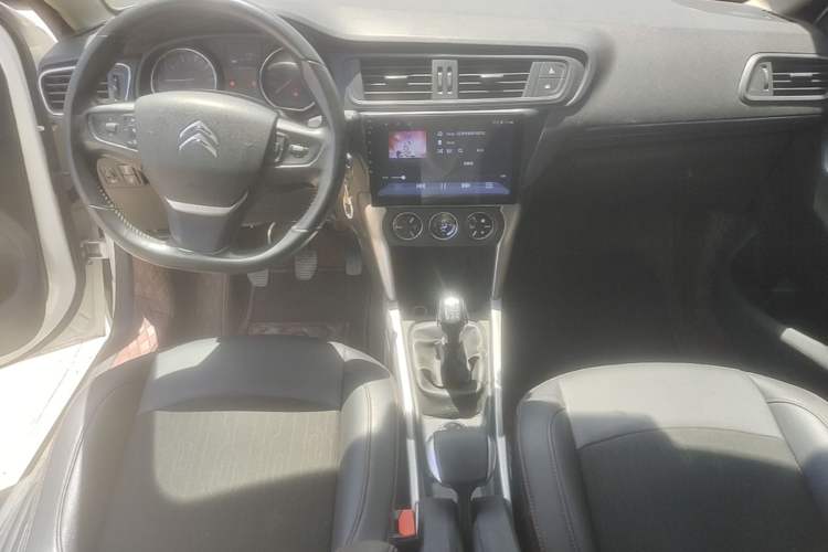 Used Citroen C3-XR 2017 230THP Manual Pioneer Edition Center Console