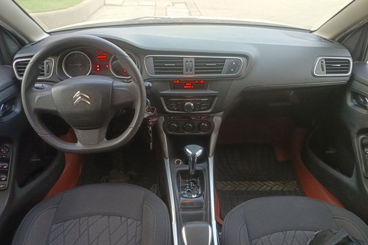 Used Citroen C3-XR 2017 1.6L Automatic Fashion Model Center Console