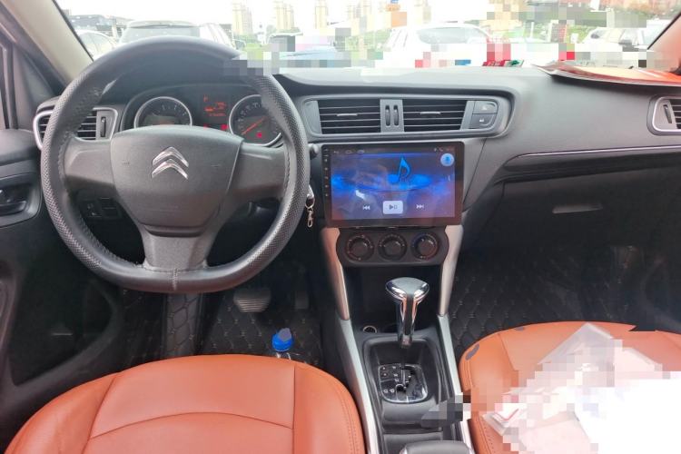 Used Citroen C3-XR 2017 1.6L Automatic Fashion Model Center Console