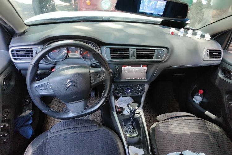 Used Citroen C3-XR 2017 1.6L Automatic Pioneer Model Center Console