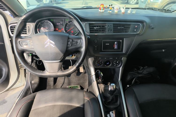 Used Citroen C3-XR 2017 1.6L Manual Pioneer Model Center Console