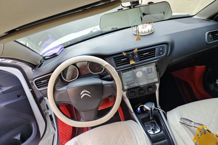 Used Citroen C3-XR 2017 1.6L Automatic Fashion Model Center Console